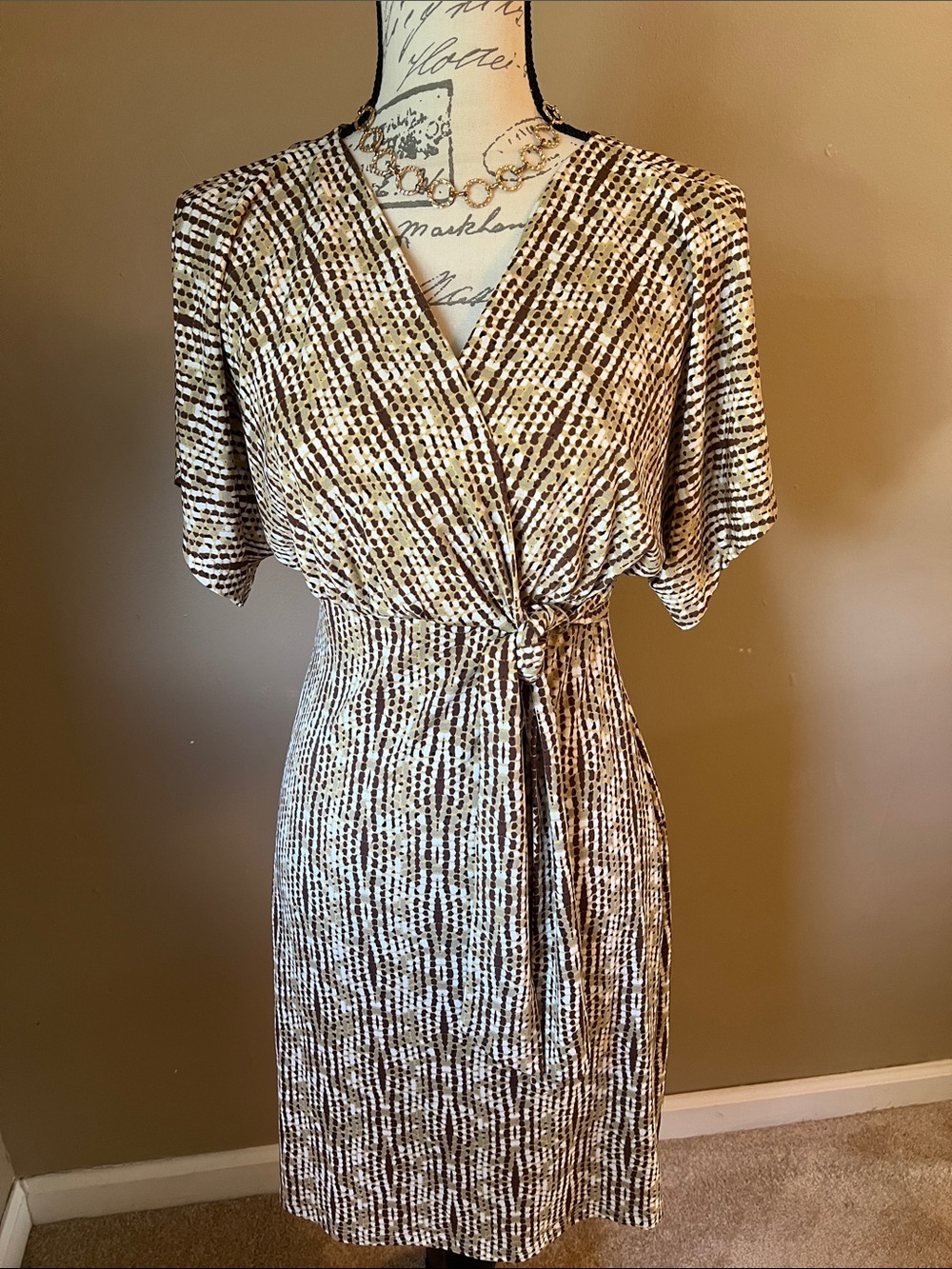 Jennifer Lopez Brown Patterned Wrap-Style Women’s Dress